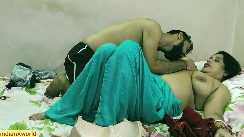 IndianXworld Premium: Manželka přistihla svého manžela, jak šuká jeho sexy bhabhi!