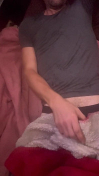 Heterosexual hottie compañero de cuarto atrapado masturbándose y te deja quedarte a mirar