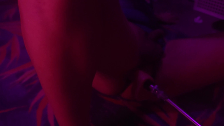 Crystal Phoenix: ट्रांस लड़की हैलोवीन पर मज़ा है