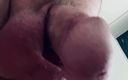 Beardedcummer: Slow motion grote gevulde beerballen