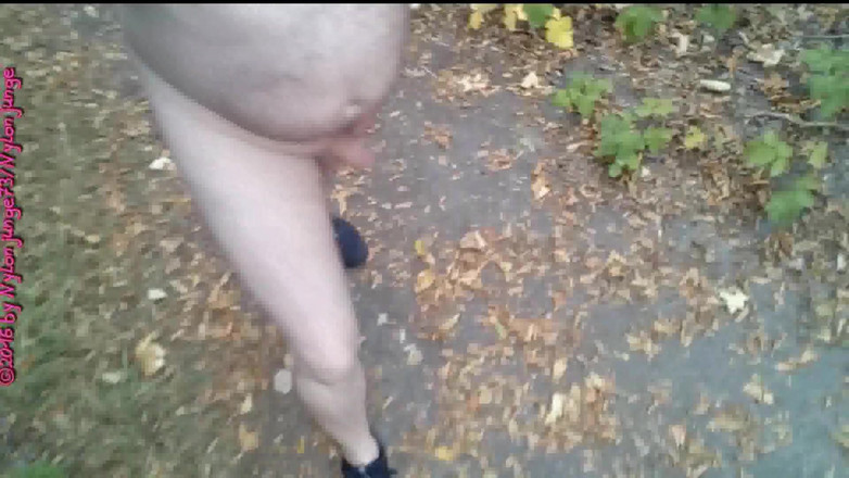 Carmen_Nylonjunge: Drumeții la munte, plimbare nudistă