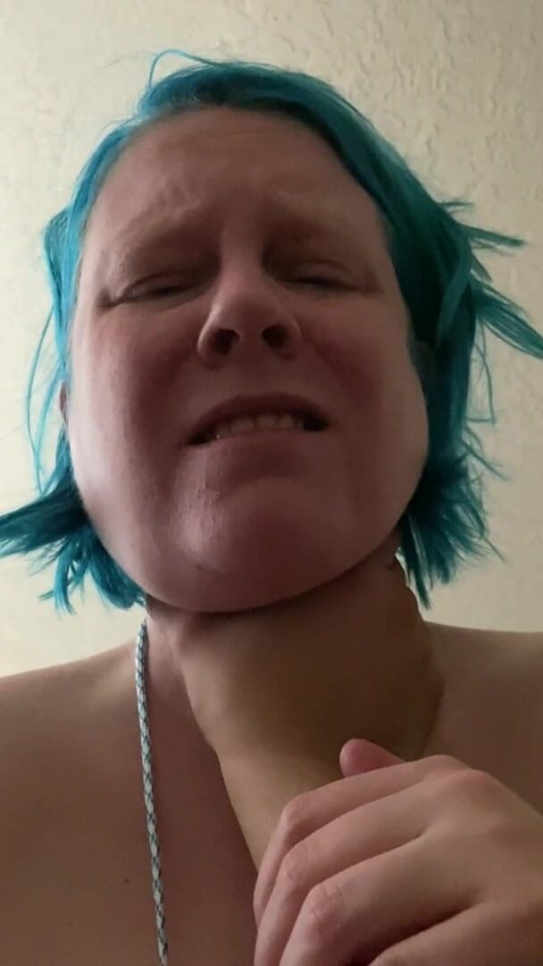 Hot potato girl: Vidéo complète de visage de seins attachés giflés
