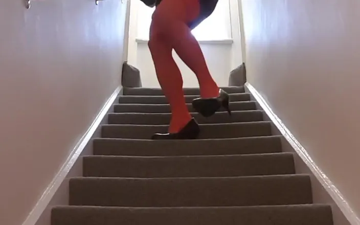 JessicaXD: Do you want to follow me?