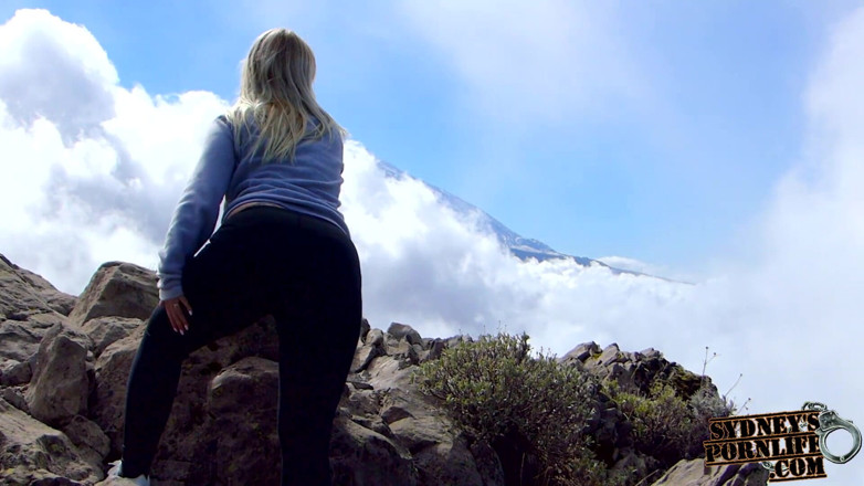 Sydneys porn life: Troia bionda arrapata sul vulcano di inospendenti, a tenerife!
