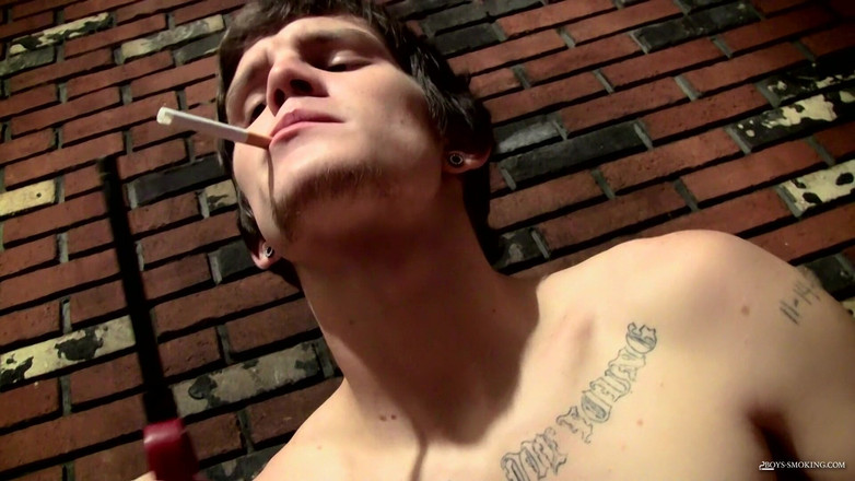 Boys Smoking: レックス・スモーキン・バイ・ザ・ファイアプレイス