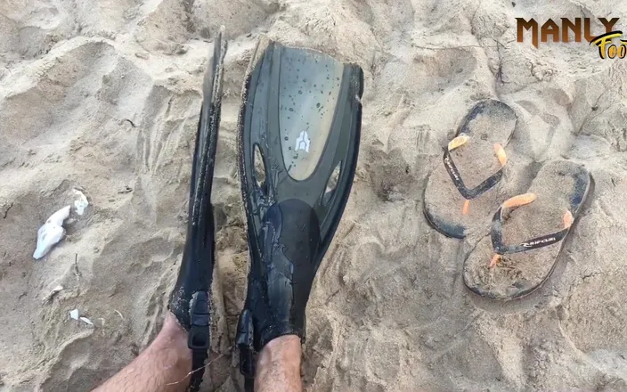 Manlyfoot: Cum Fins &amp; Flippers - Nudist Beach - Cum Feet Socks Series - Manlyfoot -...