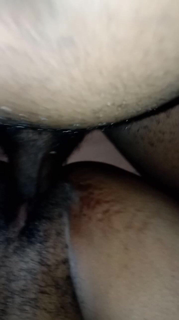 Me and my new slut: 젖은 십대 보지를 즐기는 흑인 대물 자지