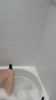 BBC Dildo Fuck Bath v hlavní roli s Evou Fay.