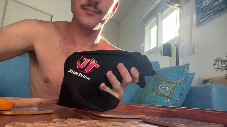 Maxence Angel: Maxence Angel Unbox a Jocktribe Dildo