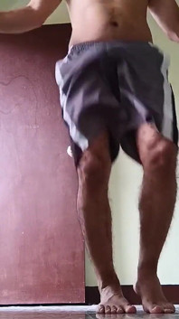 Wenn ich treibe, wird mein schwanz hart und meine hose fällt