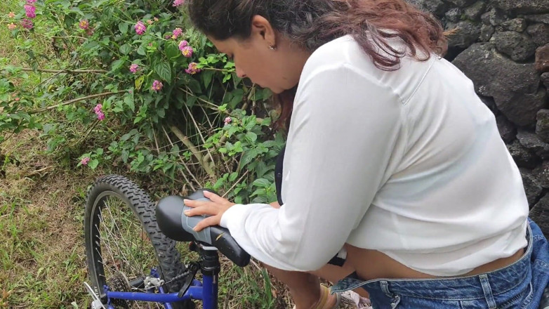 ExpressiaGirl: Girl in Hunt Wanted to Fuck Urgently! She Masturbates Riding...
