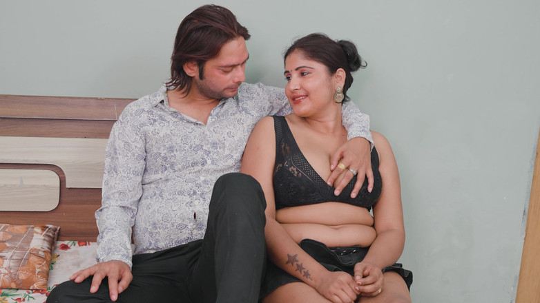 Desimaal69: Massaged Bhabhi Took the Entire Penis in Her Mouth.