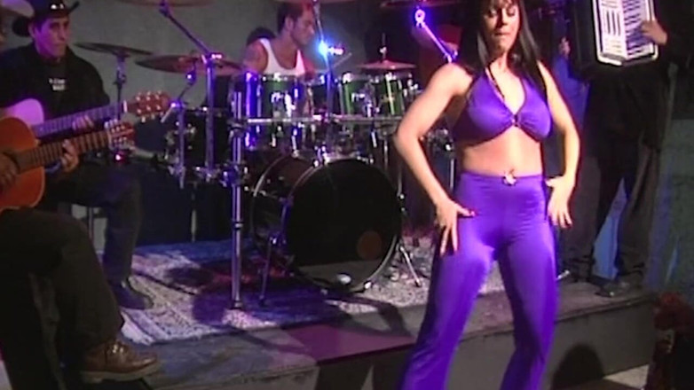 Onlyxfans: Збуджена брюнетка отримує задоволення ділдо і членом