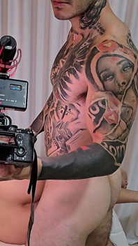 Měla jsem sex se svým přítelem, zatímco on všechno nahrával a nechal mi kundičku kapat spermatem