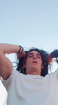 Ragazzo sexy nella sua nuova vita meravigliosa