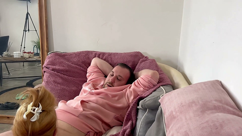Queen Coquette: Cuckold – Náš kamarád mě přistihne přímo před mým manželem