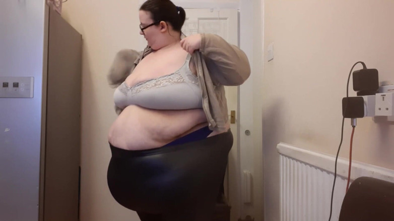 SSBBWLadyBrads: SSBBW BBW stringi i skórzane legginsy przymierzają
