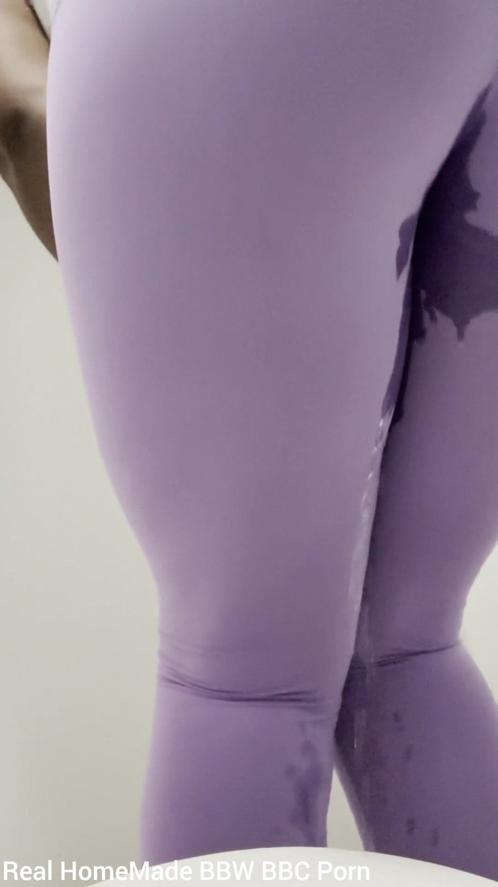 Super sexy ebony cuties: Chcaní na mé já ve fialových legínách