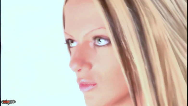 MMM100: Crystal-wells: Hungarian Pornstar Crystal Wells Poses for Sexy Photos on...