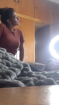 Ela notou gravando e não se importou