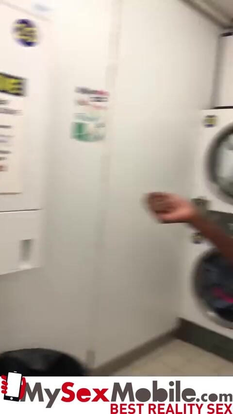 MySexMobile: Ebony girl picked up in launderette for intense sex