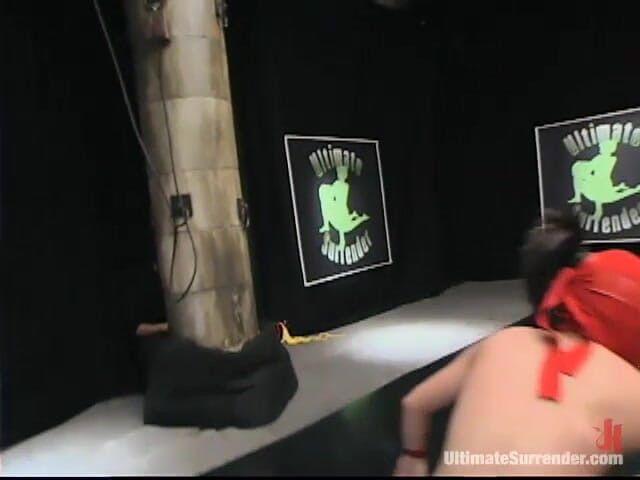 Ultimate surrender by Kink: Ninja gegen paris