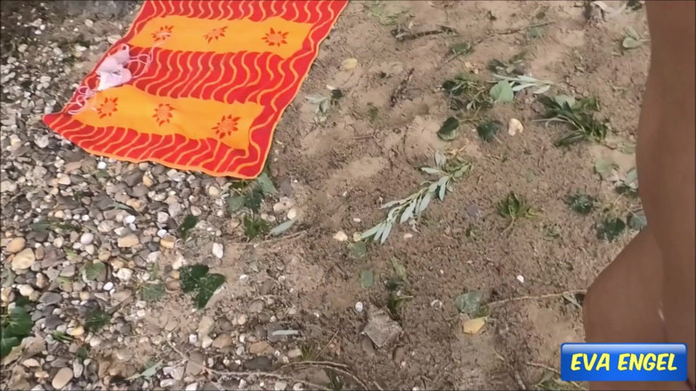 Eva Engel: Nasty strangers fucks me outdoor without condom