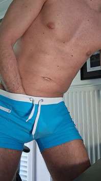 I Masturbate in My Swimsuit