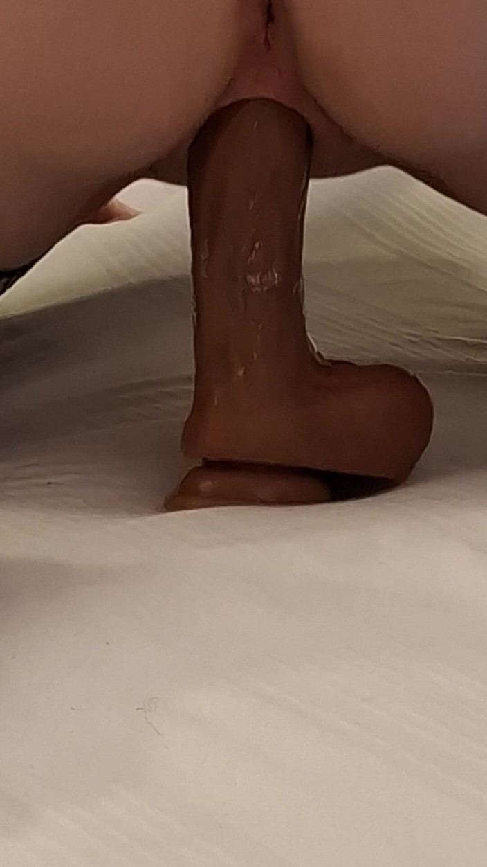 Chantillylace2025: Napalona milf rucha się dildem