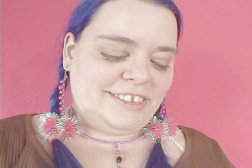 Lesbian Tales: Şişman kadın amcığının olduğu yerde jambonuyla oynuyor gerçekten sertim