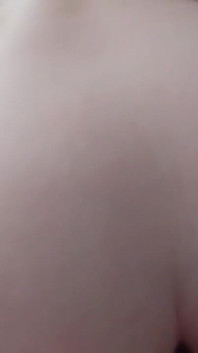 Üvey baldızım seksi tangasıyla beni baştan çıkardı, yarağımı içine sokmak zorunda kaldım