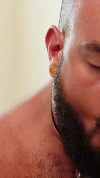 BEARFILMS mollige behaarte bären Lion Reed und Luis Vega Breed