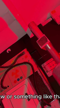 La scienziata sexy mi prosciuga di sperma nel suo laboratorio