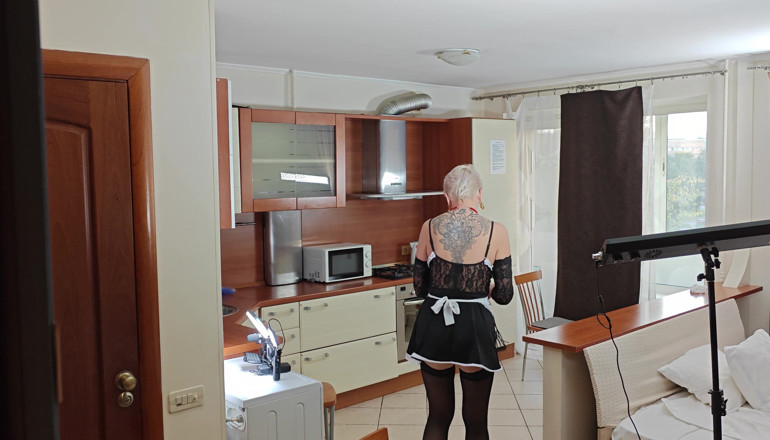 Heatwave Porn: Kinky Husband Films His Mature Hot Wife in the Kitchen...