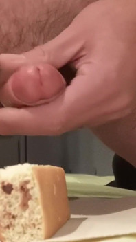 Cicci77 bereidt ontbijt met spermapan & ciock