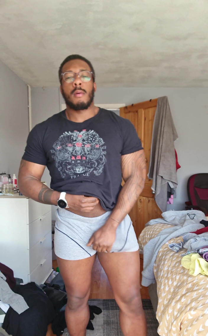 Amadeus: そのチンポをバウンスさせてください!