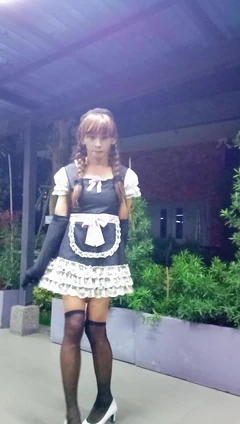 Người giúp việc xuất tinh