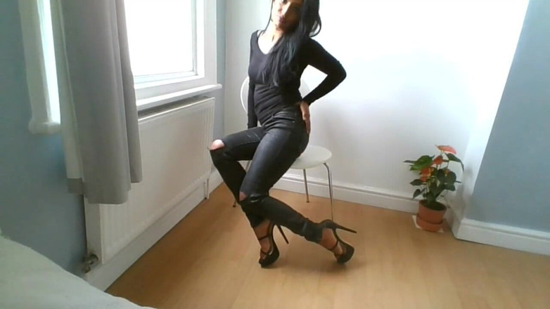 BabeXX69XX Asian MILF: Worship Me in Tight Shiny Black Jeans