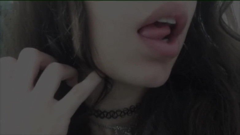 Adorable Teen: ฉันเป็นหีที่เงี่ยนตลอดเวลา และชอบรูดหีเปียกๆ กับรูตูดแน่นๆ หลังจากทาน้ำมันนิ้วให้เปียกหมด