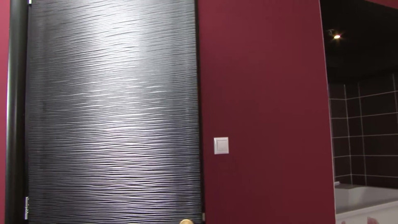 Fetish Paradise: Blonde vrouw afgeroomd door zwarte bull