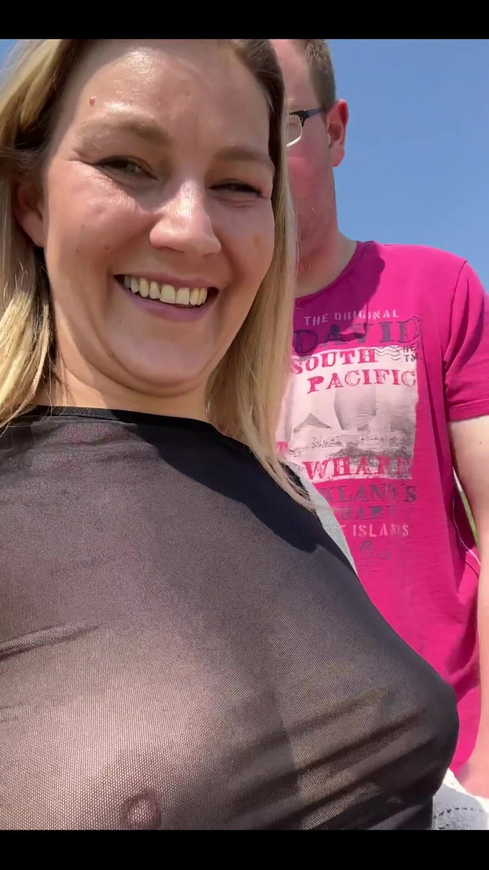 Daddys Luder: Göğüslerim zıplatıyor