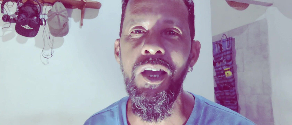 Stink HairyMale: Regarde-moi