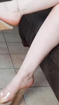 (019) Footjob pov sambil bugil setelah menggoda dan menggoda cowok hot ini