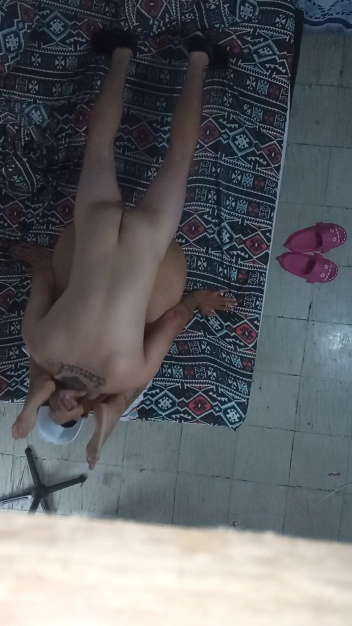 Monozion: Cặp vợ chồng đa chủng tộc tự chế chết tiệt làm...