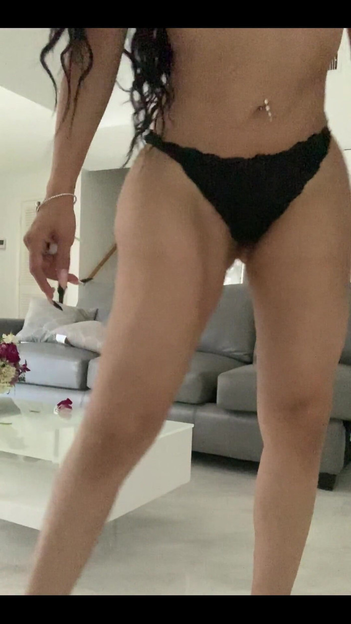 Anakaliyah: Sólo milf
