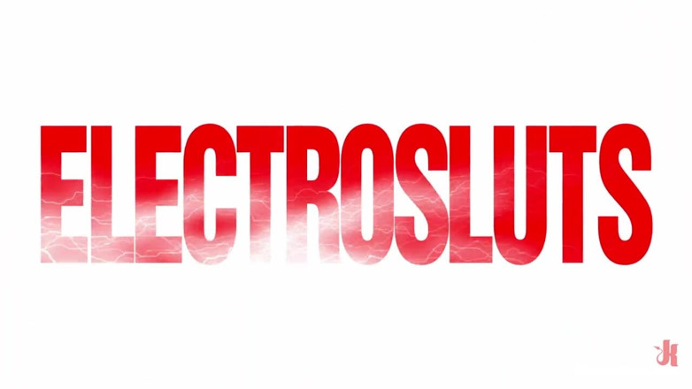 Electrosluts by Kink: phiniks mairi ek ilektrik kursi ke lie pirit hai