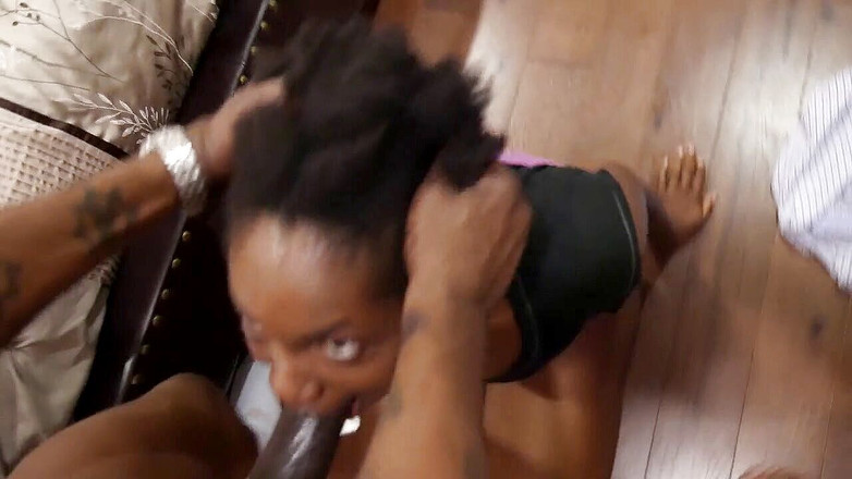 Richard Mann: 鉄の喉 カーラ・カインが耐える