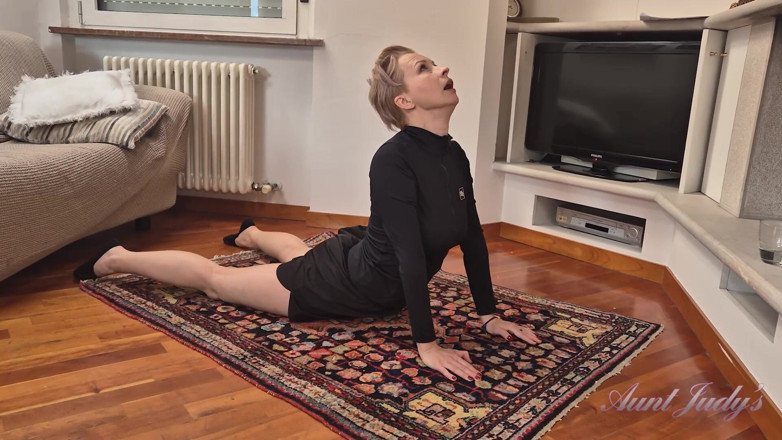 Aunt Judy's: Auntjudys - prsatá amatérská milfka Wanilianna je během tréninku nadržená