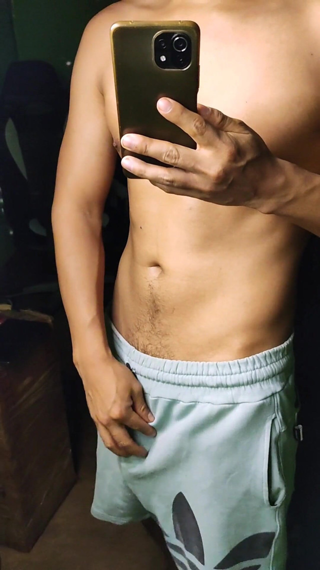 BBC Cumshot in Shorts (Hot guy videos)