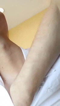 Ladyboystar - Sexo oral e anal com um Ladyboy de cabelos curtos quentes em POV
